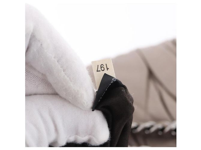 Borsa a tracolla Miu Miu Matelassé con catena in pelle Beige Silver Auth ka6124M Argento - vista 11