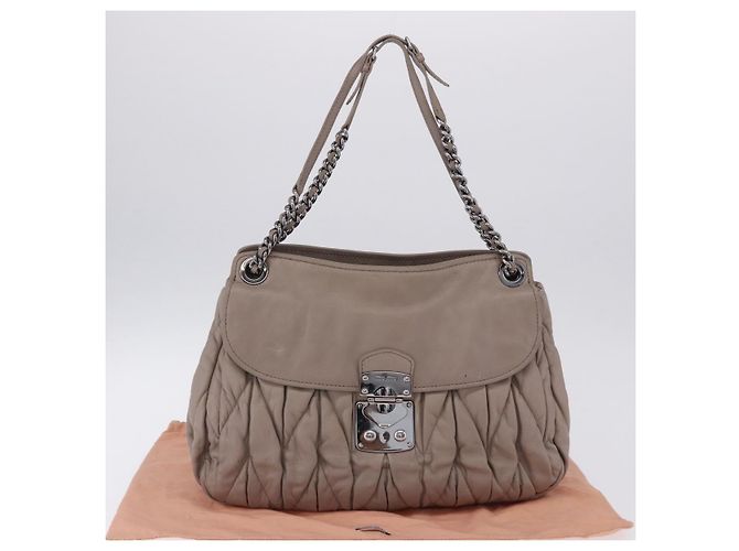 Borsa a tracolla Miu Miu Matelassé con catena in pelle Beige Silver Auth ka6124M Argento - vista 12