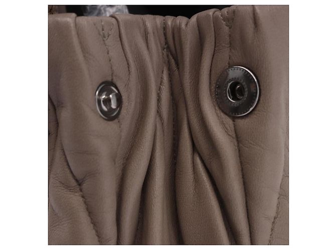 Borsa a tracolla Miu Miu Matelassé con catena in pelle Beige Silver Auth ka6124M Argento - vista 15