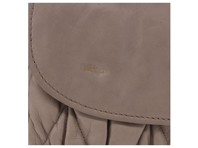 Borsa a tracolla Miu Miu Matelassé con catena in pelle Beige Silver Auth ka6124M Argento - vista 2