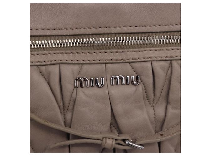 Borsa a tracolla Miu Miu Matelassé con catena in pelle Beige Silver Auth ka6124M Argento - vista 23