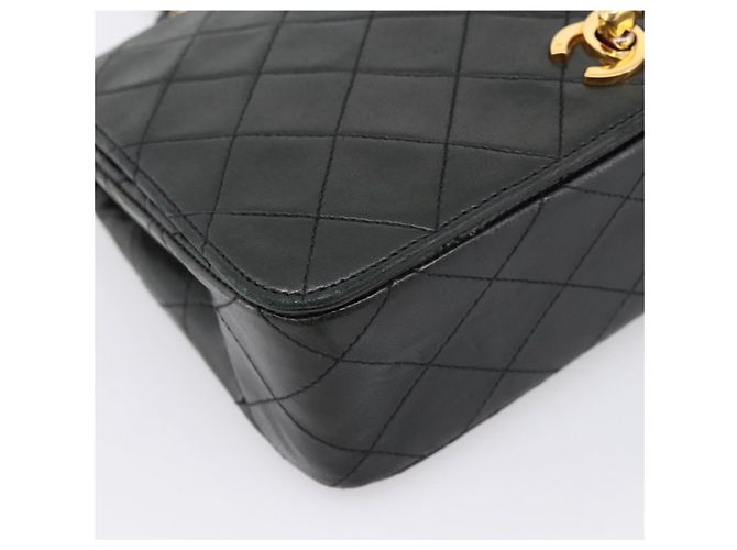 Borsa a tracolla CHANEL Matelasse con catena in pelle d'agnello nera e oro CC Auth 202897V Nero D'oro - vista 14