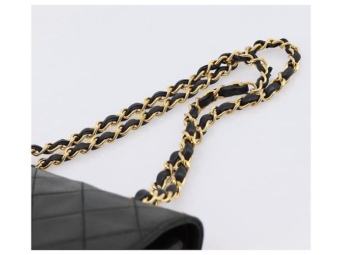 Borsa a tracolla CHANEL Matelasse con catena in pelle d'agnello nera e oro CC Auth 202897V Nero D'oro - vista 8