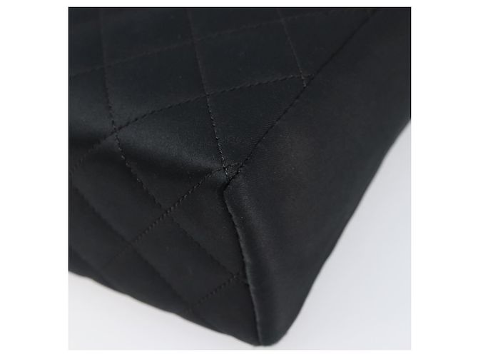 Borsa a tracolla CHANEL Matelasse con catena in raso nero con CC dorato Auth 200529V D'oro - vista 17