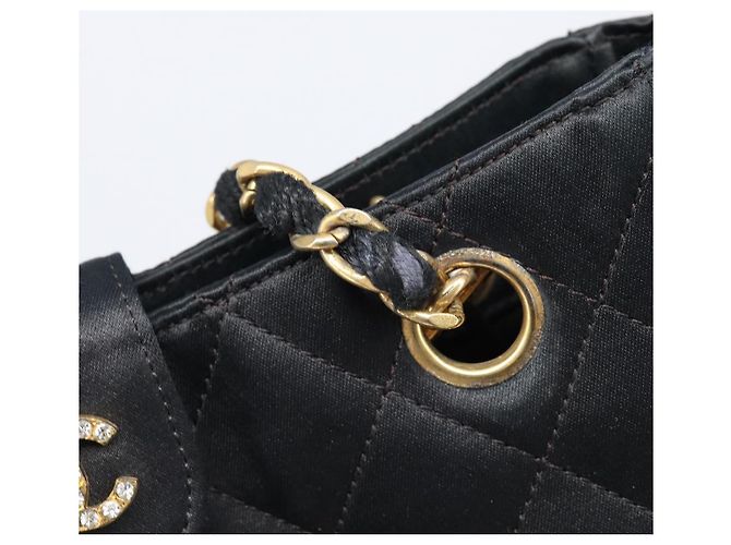 Borsa a tracolla CHANEL Matelasse con catena in raso nero con CC dorato Auth 200529V D'oro - vista 20