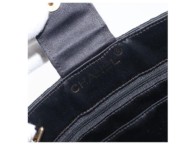 Borsa a tracolla CHANEL Matelasse con catena in raso nero con CC dorato Auth 200529V D'oro - vista 8