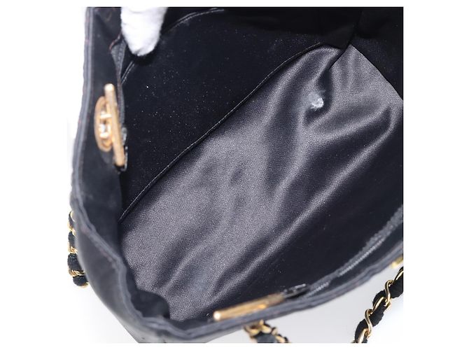 Borsa a tracolla CHANEL Matelasse con catena in raso nero con CC dorato Auth 200529V D'oro - vista 9