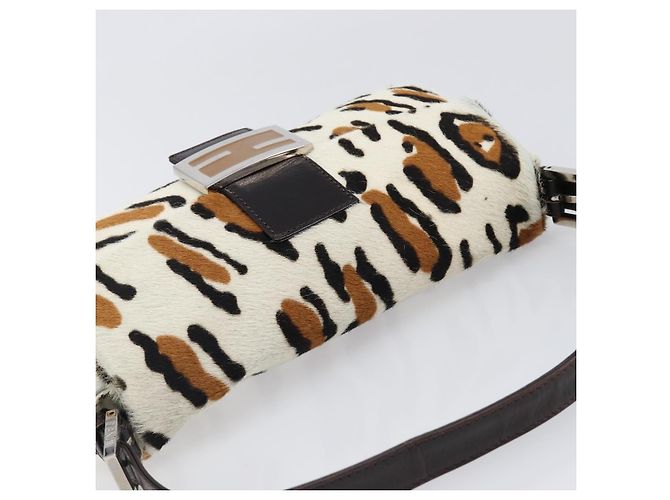 Borsa a tracolla FENDI Mamma Baguette in pelle Harako Beige Silver Auth 202898SAM Argento - vista 14