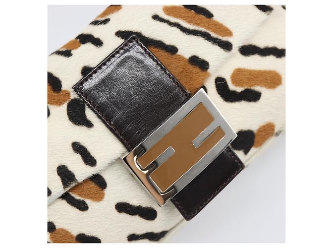 Borsa a tracolla FENDI Mamma Baguette in pelle Harako Beige Silver Auth 202898SAM Argento - vista 21