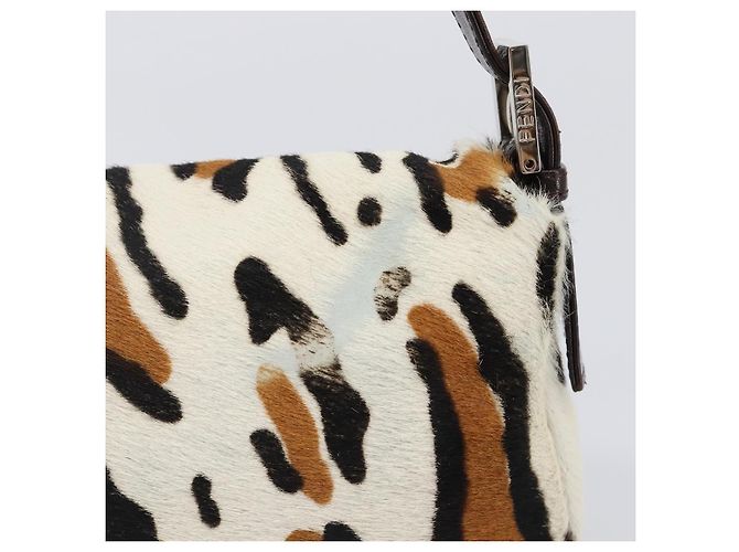 Borsa a tracolla FENDI Mamma Baguette in pelle Harako Beige Silver Auth 202898SAM Argento - vista 3