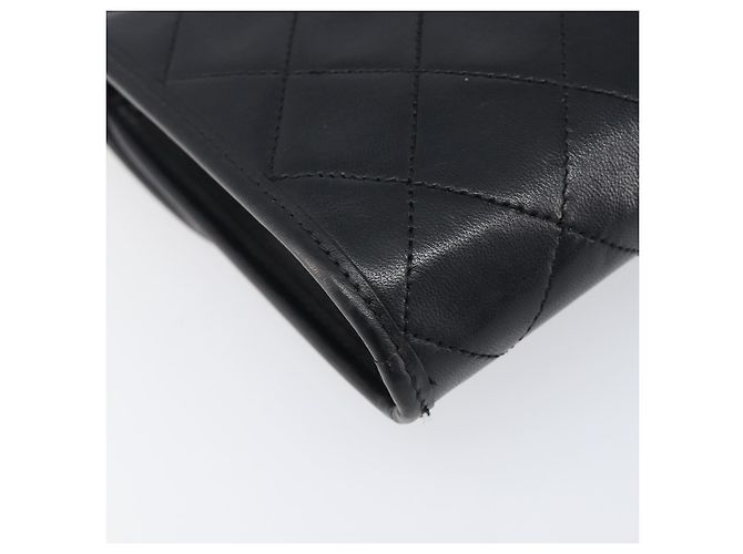 Borsa a tracolla CHANEL Matelasse con catena in pelle d'agnello nera e oro CC Auth 200579V Nero D'oro - vista 16