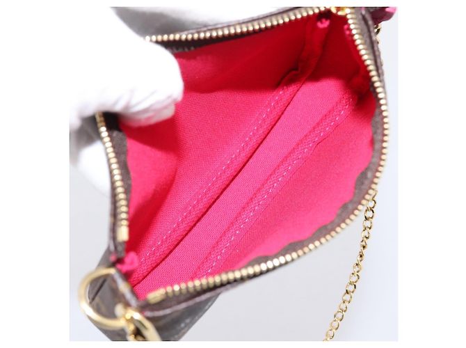LOUIS VUITTON Vivienne Mini Pochette Accessoires Edition M68490 LV Auth 203323M Monograma - vista 10