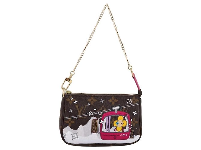 LOUIS VUITTON Vivienne Mini Pochette Accessoires Edition M68490 LV Auth 203323M Monograma - vista 13