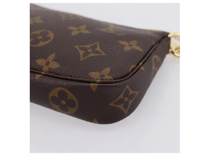 LOUIS VUITTON Vivienne Mini Pochette Accessoires Edition M68490 LV Auth 203323M Monograma - vista 16