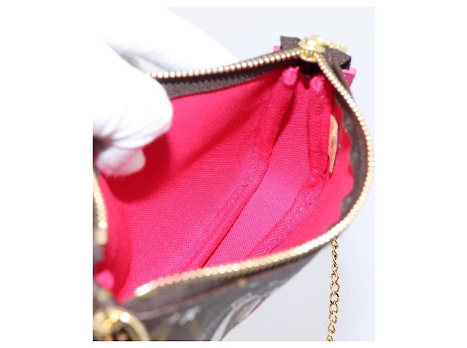 LOUIS VUITTON Vivienne Mini Pochette Accessoires Edition M68490 LV Auth 203323M Monograma - vista 20