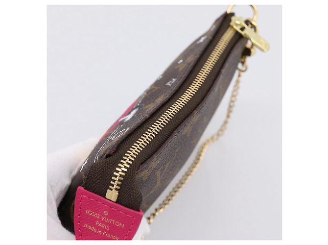 LOUIS VUITTON Vivienne Mini Pochette Accessoires Edition M68490 LV Auth 203323M Monograma - vista 6
