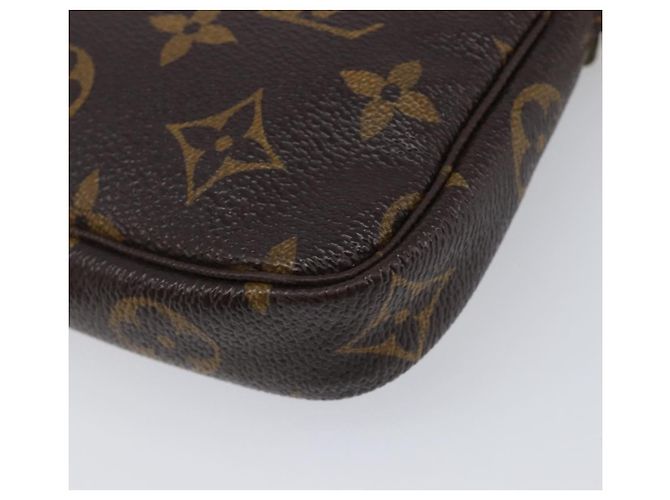 LOUIS VUITTON Monogram Vivienne Mini Pochette Accessoires M68489 LV Auth 200569A Monograma - vista 16