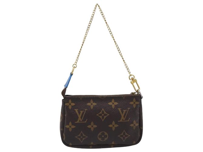 LOUIS VUITTON Monogram Vivienne Mini Pochette Accessoires M68489 LV Auth 200569A Monograma - vista 2