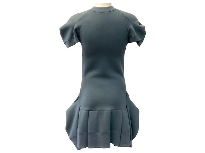 Vestido sweatshirt Sacai cinza com mangas curtas e bainha com folhos - vista 3