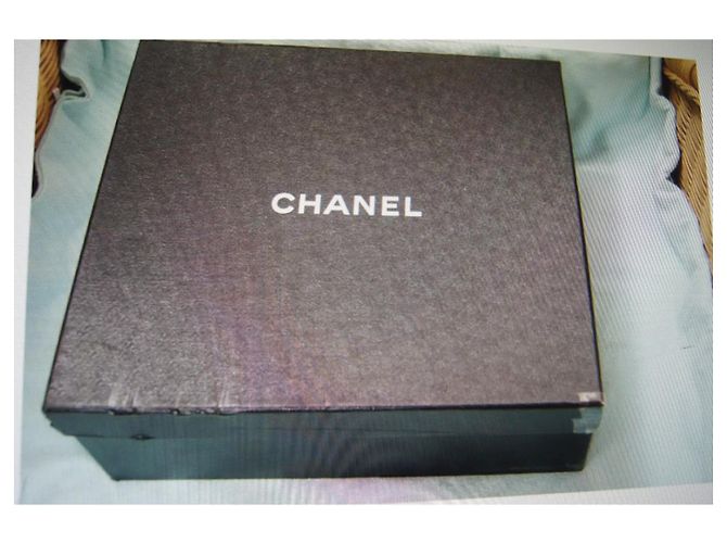 Stivali Chanel in tela nera e pelle logo CC Nero D'oro - vista 10
