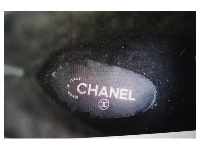Stivali Chanel in tela nera e pelle logo CC Nero D'oro - vista 9