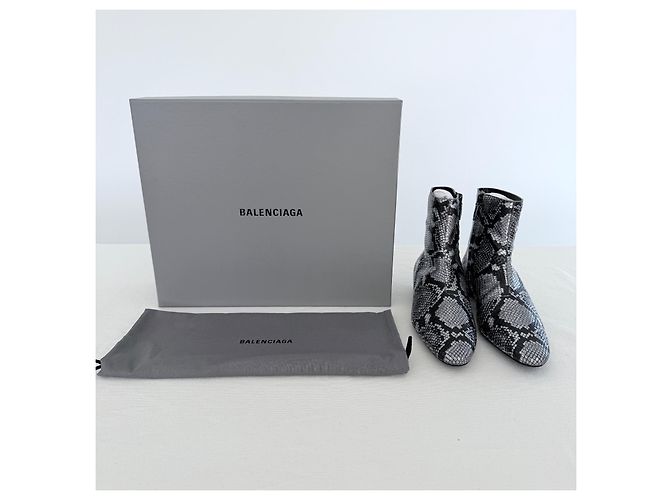 Botines Balenciaga de piel grabada efecto piel de serpiente plateada Negro Gris - vista 2