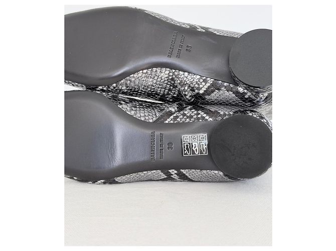 Botines Balenciaga de piel grabada efecto piel de serpiente plateada Negro Gris - vista 6
