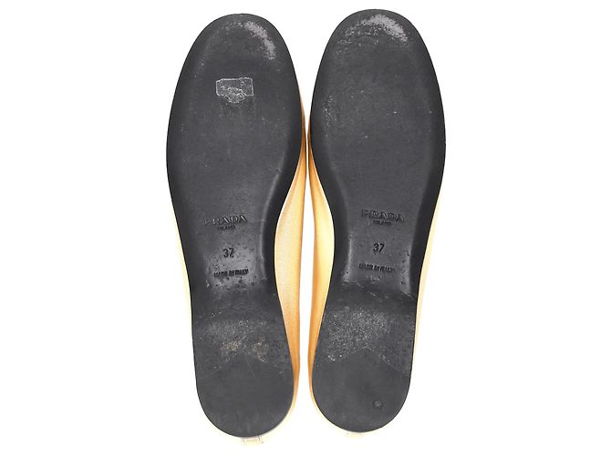 Prada Logo-Plaque Bow Ballet Flats in Metallic Gold Leather Golden - view 6