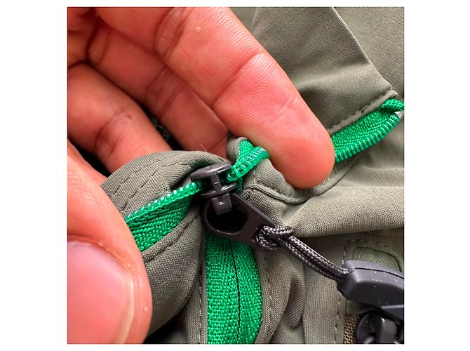 Moncler Grenoble Half-Zip Pullover aus Olive Nylon Grün Olivgrün - Ansicht 16
