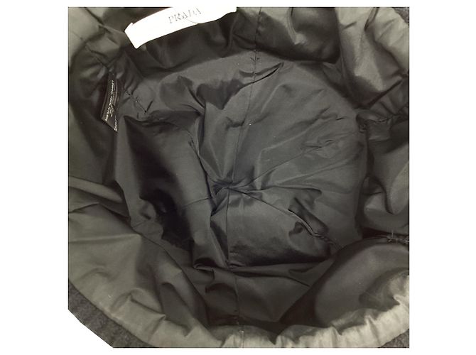 Prada Beanie aus schwarzem Nylon mit Wolle-Akzenten - Ansicht 5