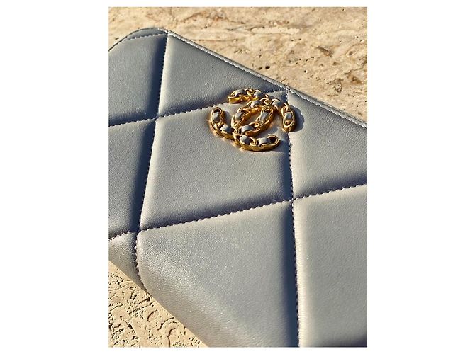Cartera Larga Chanel 19 de Cuero Acolchado Gris - vista 2