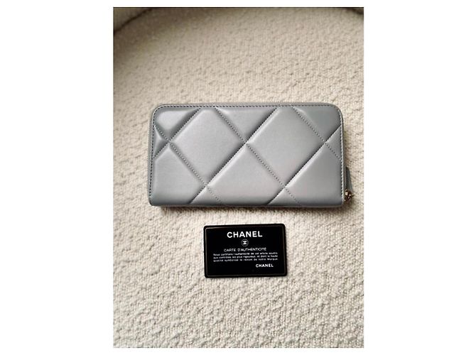Cartera Larga Chanel 19 de Cuero Acolchado Gris - vista 5