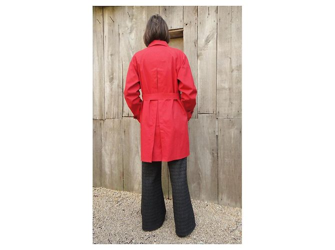 Burberry Impermeable Mackintosh Rojo Forro Floral Roja - vista 3