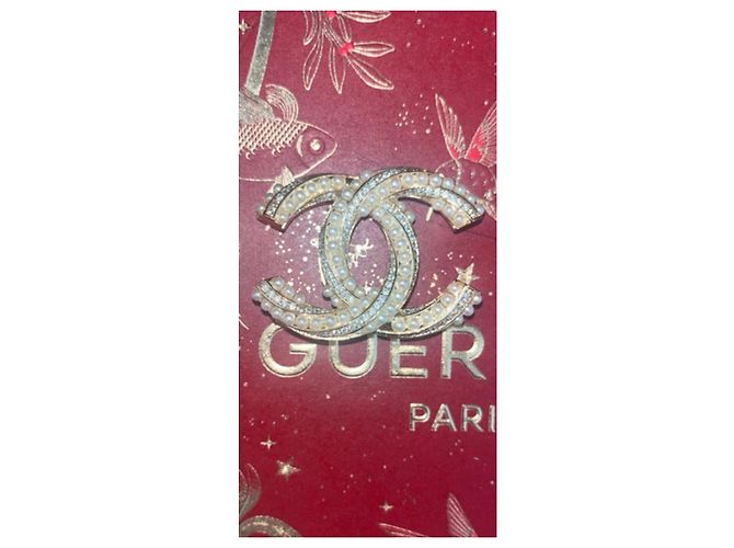 Broche Chanel CC Logo Pérolas e Strass Branco Dourado Gold hardware - vista 7
