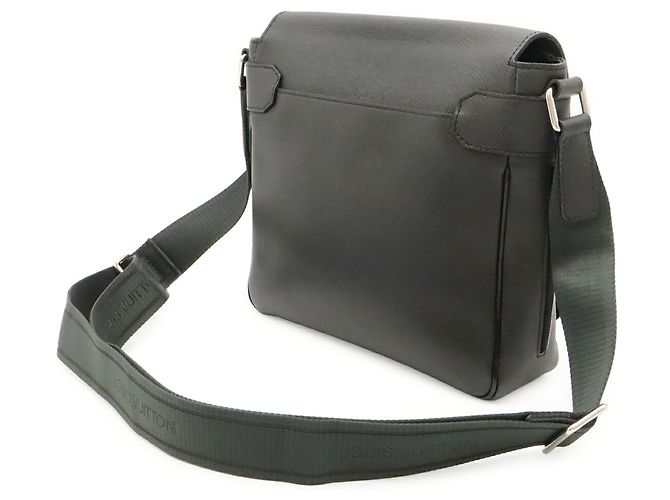 Borsa a tracolla Louis Vuitton Taiga Roman PM Nero Grigio - vista 3