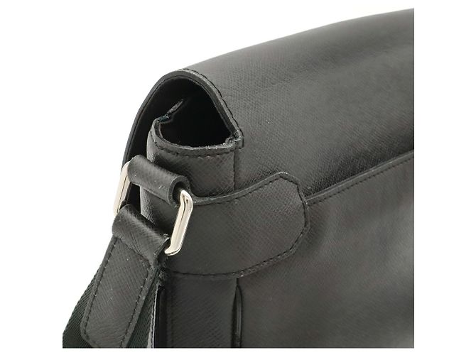 Borsa a tracolla Louis Vuitton Taiga Roman PM Nero Grigio - vista 5