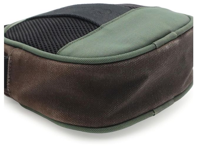 Borsa Chanel Sport Line Coco Mark Nero Verde - vista 4