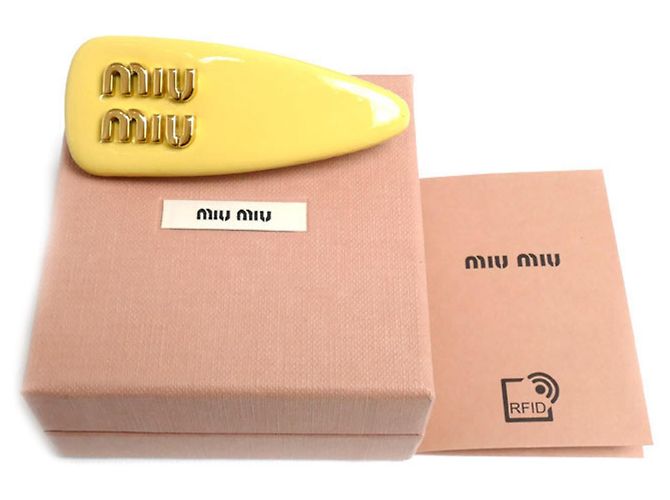 Fermi capelli in pelle verniciata Miu Miu Giallo - vista 4