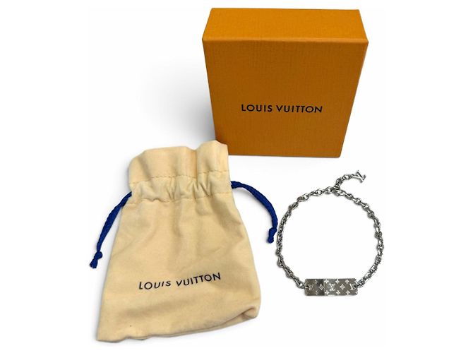Louis Vuitton Monogram Bold Charm Bracelet Silvery - view 2