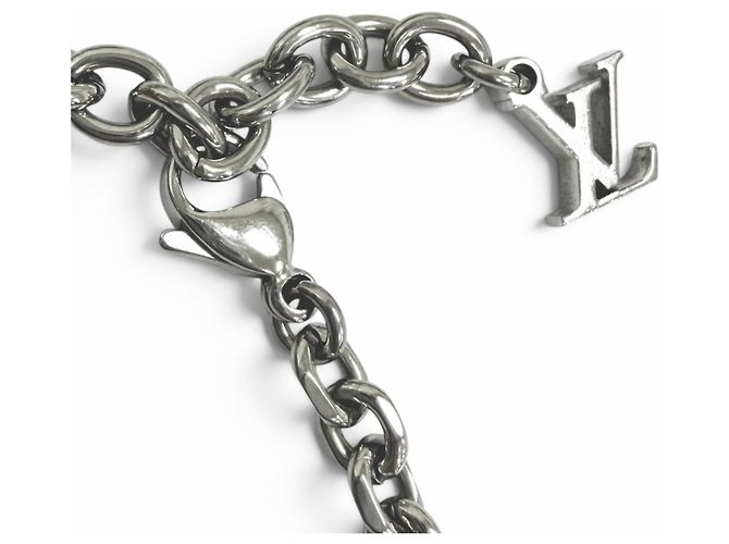 Louis Vuitton Monogram Bold Charm Bracelet Silvery - view 5