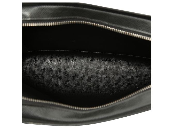 Louis Vuitton Pochette Baikal in Taiga nero - vista 4