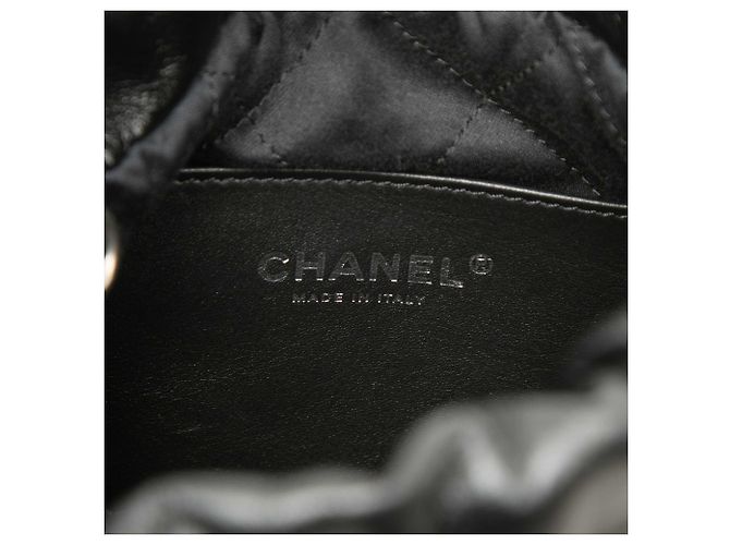 Borsa Chanel 22 Mini in vitello lucido nero - vista 5