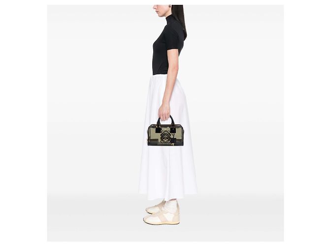 LOEWE Amazona 28 in vinile nero edizione speciale - vista 6