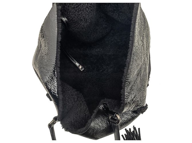 Gucci Soho Cellarius Tote Medium aus schwarzem Lackleder mit Shearling-Besatz - Ansicht 4