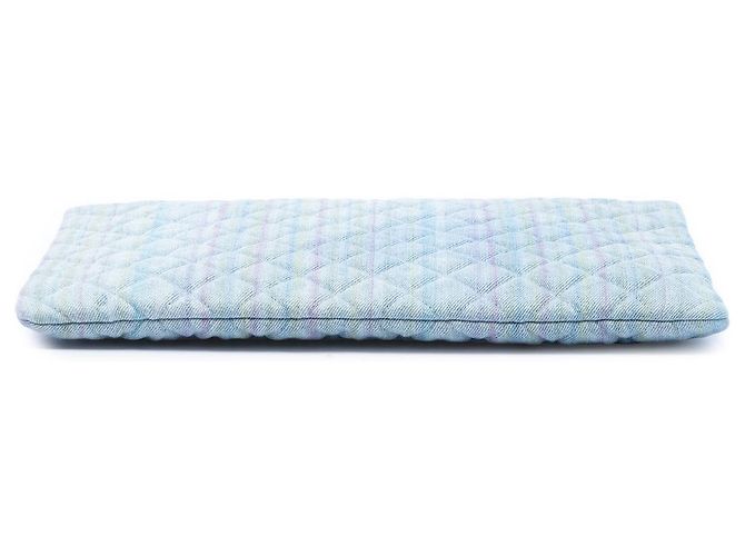 Clutch Chanel Blue Large Quilted Denim O Case Azul Azul claro - vista 3