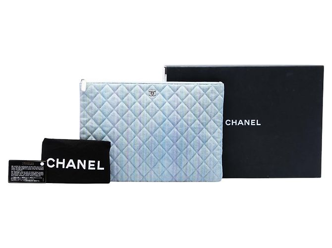 Clutch Chanel Blue Large Quilted Denim O Case Azul Azul claro - vista 7