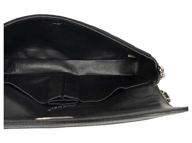 Chanel Reissue 2.55 East West Flap em jersey acolchoado preto e acabamentos em verniz - vista 4