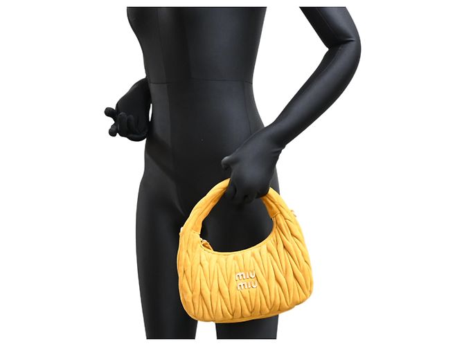 Borsa Miu Miu Wonder Matelassé Yellow Giallo - vista 9