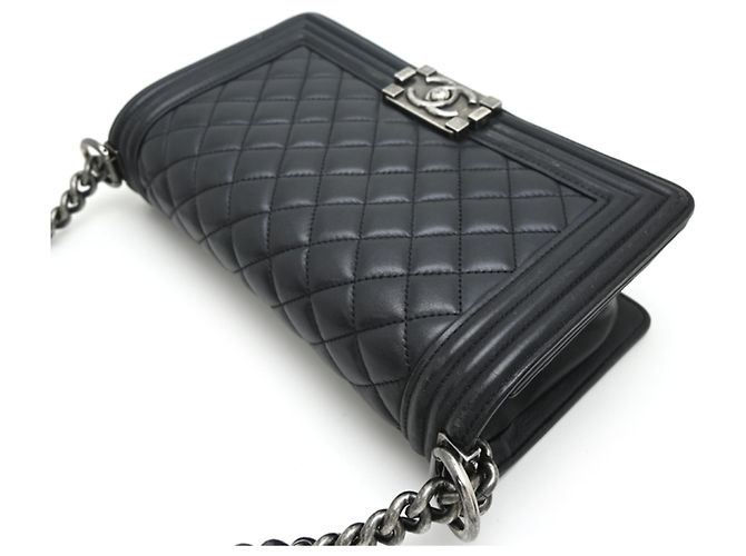 Borsa a tracolla con catena Chanel Boy 25 Nero - vista 3