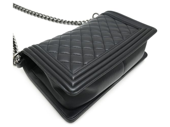Borsa a tracolla con catena Chanel Boy 25 Nero - vista 4